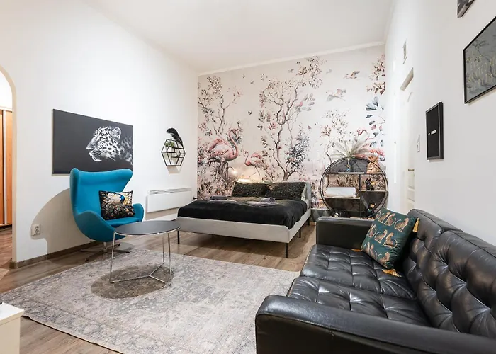 Downtown 13 Boutique Apartment